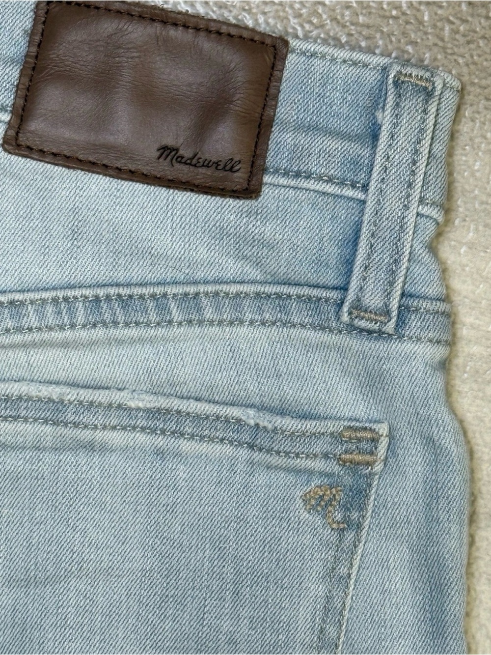 Madewell 9in Mid-Rise Skinny Crop Blue Denim
Jeans: Size 24 Msr 24x26 - Picture 8 of 10